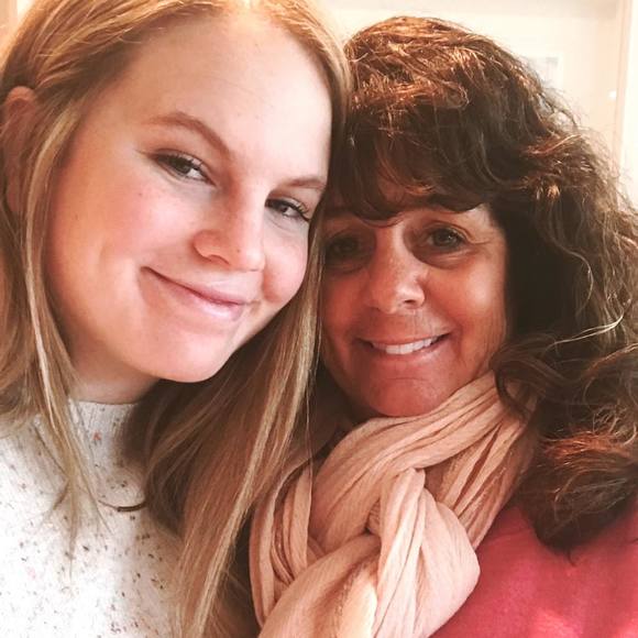 Meet your Posher, Jennifer - Picture 1 of 1